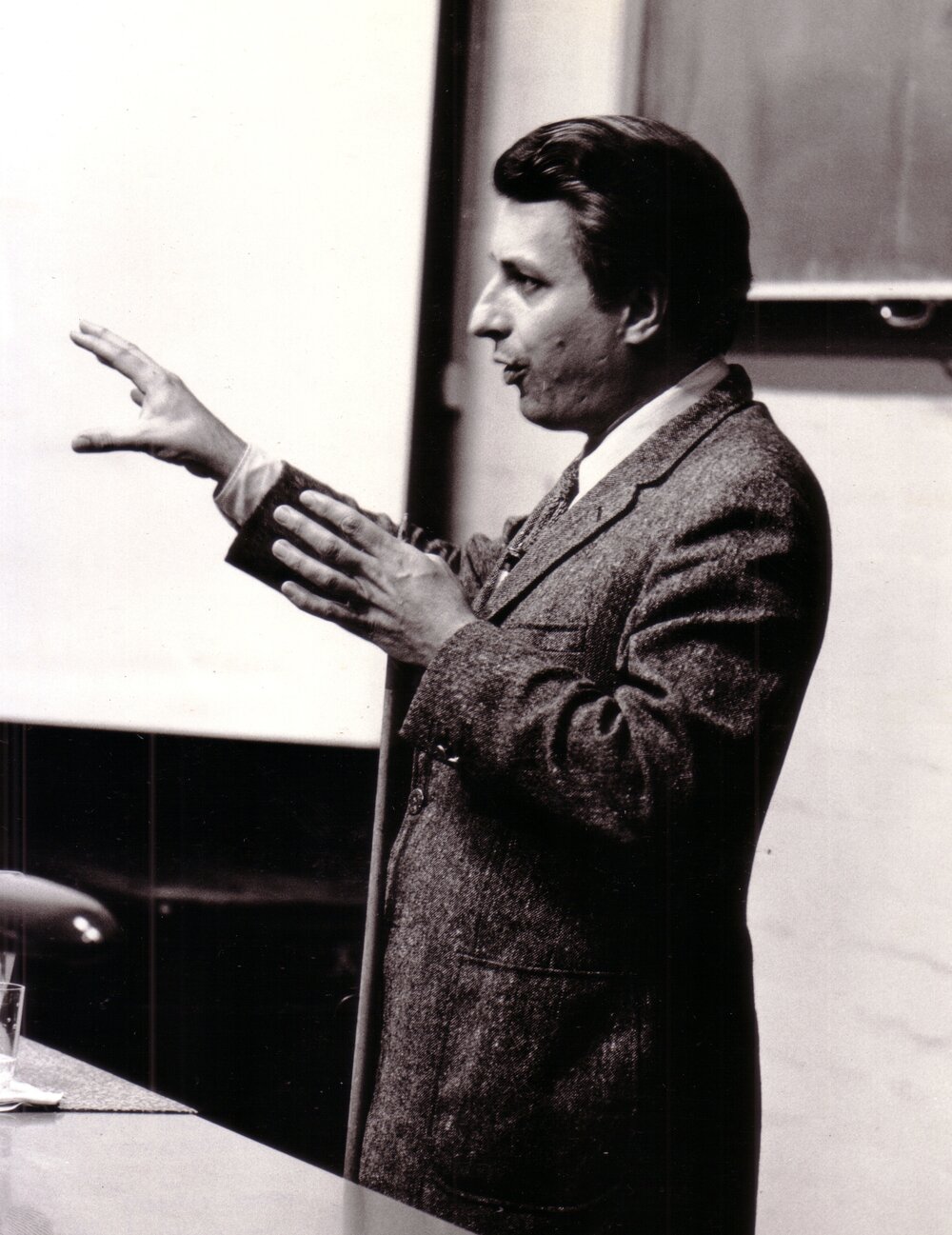 Professor Gus JV Nossal Lecturing at Summer School