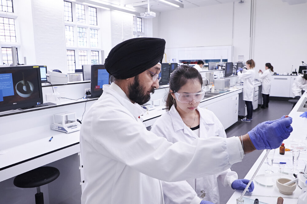 Students in Pharmacy Building Lab