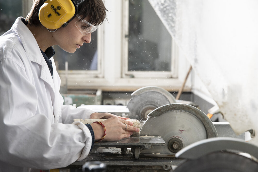 Coral Slicing at One Tree Island Research Station 