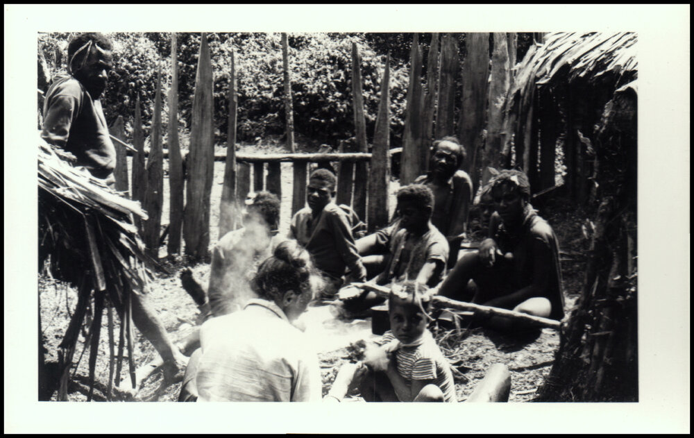 Helen Hewson at Komamamambuna