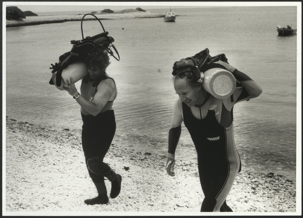 Professor Tony Larkum (r) with Dr Alan Millar, Royal Botanical Gardens, at One Tree Island Field Station