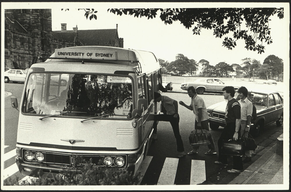 Students Using the free University Bus Service from Fisher Library to Redfern Station and the Colleges