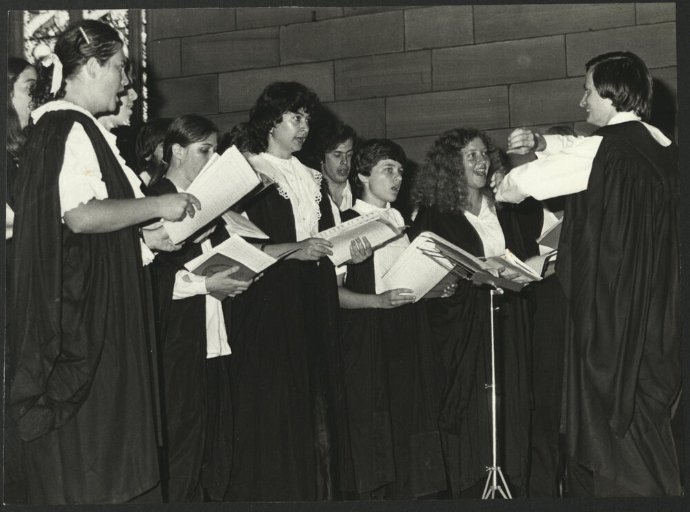 Sydney University Musical Society (SUMS) Choir in Great Hall for Orientation/O Week