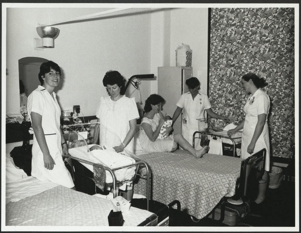 Faculty of Nursing - Students with Patients and Newborn on Neonatal Ward 