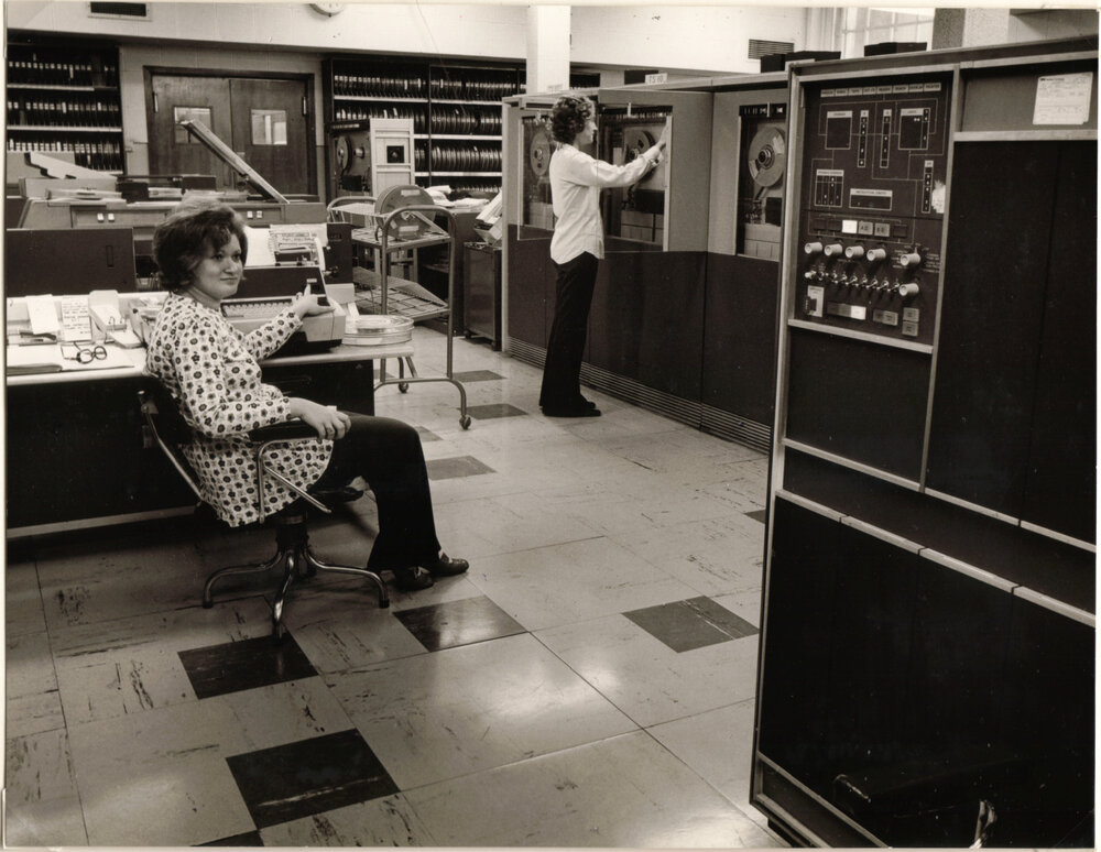 Operator Control of ICL KDF9 in the Basser Computing Centre