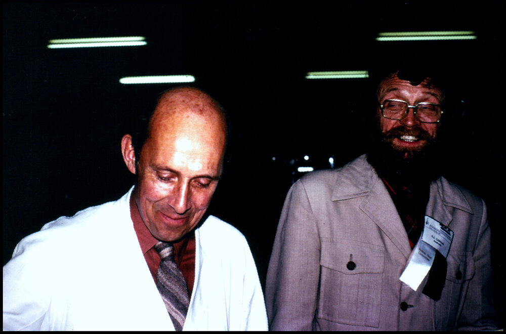 Peter Valder and Roger Carolin in the Joseph Banks Lab