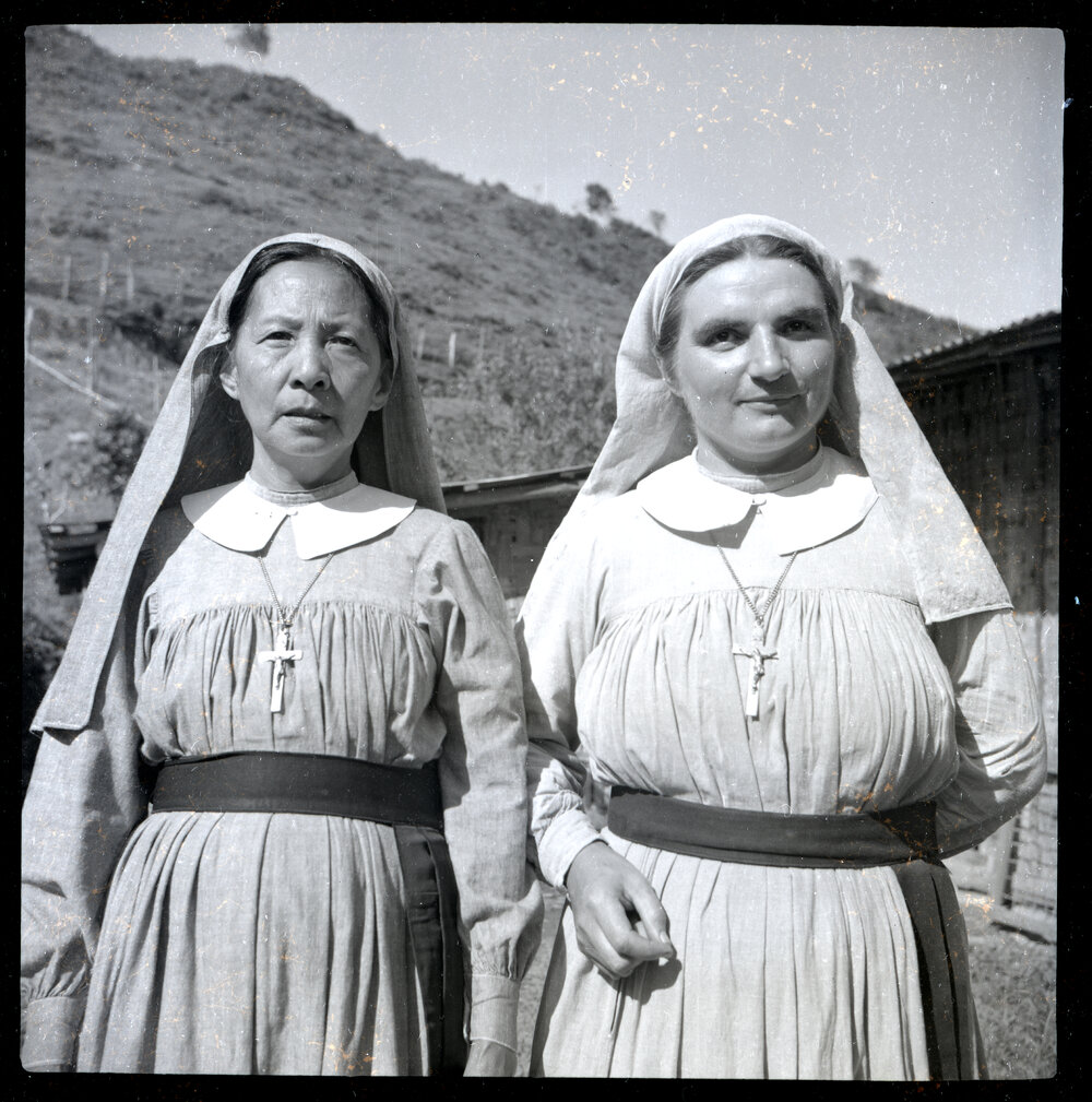 Sisters Anne Marie and Doria