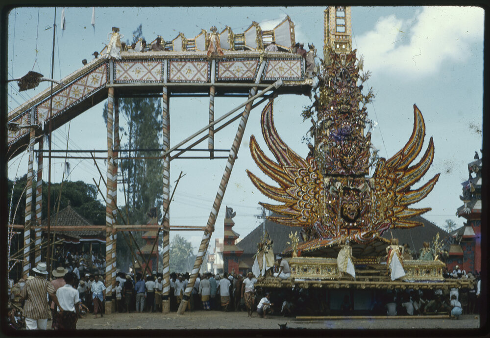 Construction of a Ngaben Bade