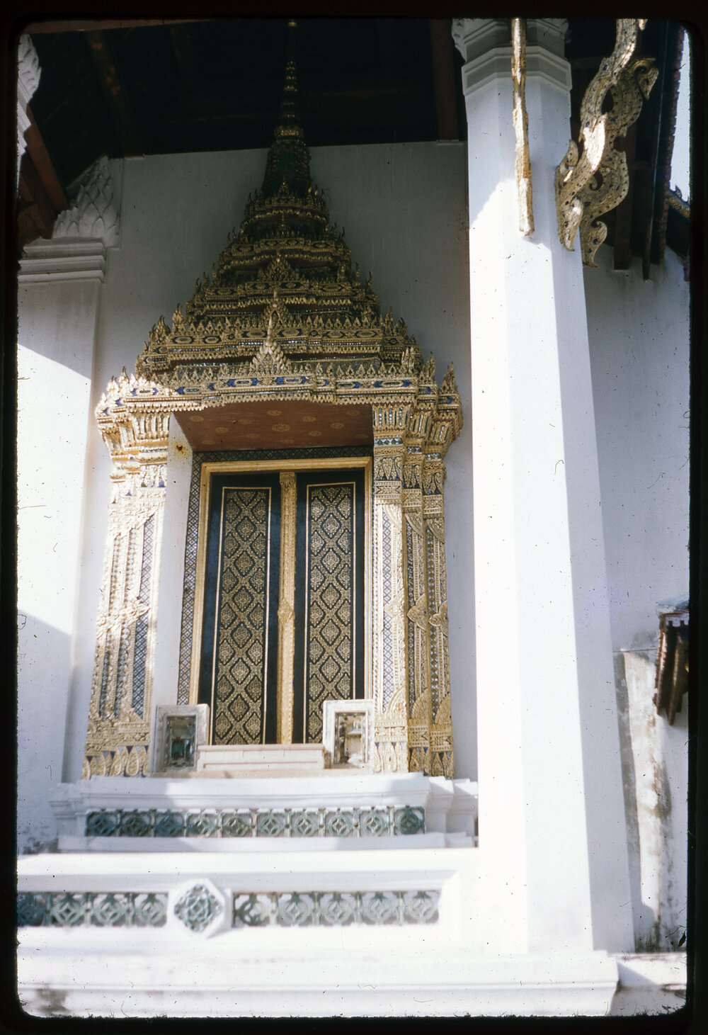 Door at Wat Na Phra Men (Monastery in Front of the Funeral Pyre)