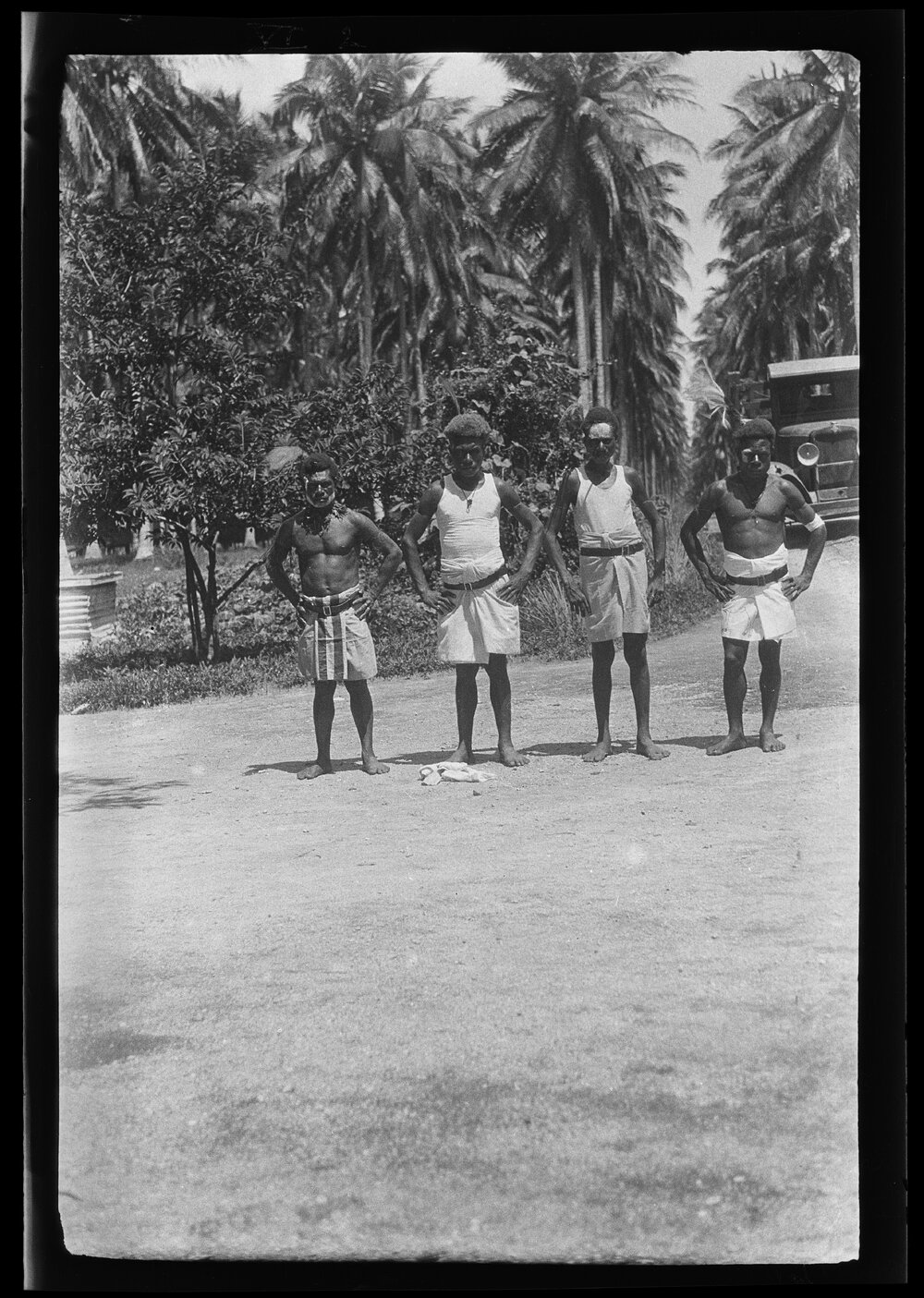 [Manum Island, New Guinea] Finished Timers on their way back to their Homes on the Sepic