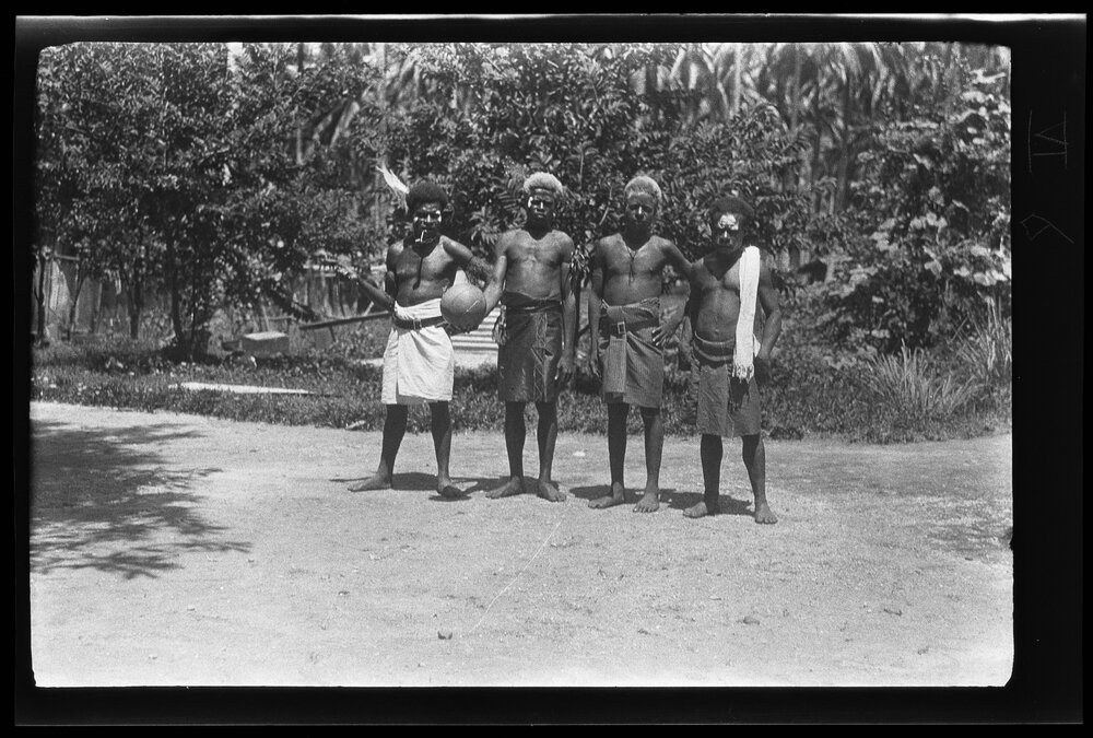 [Manum Island, New Guinea] Finished Timers on their way back to their Homes on the Sepic