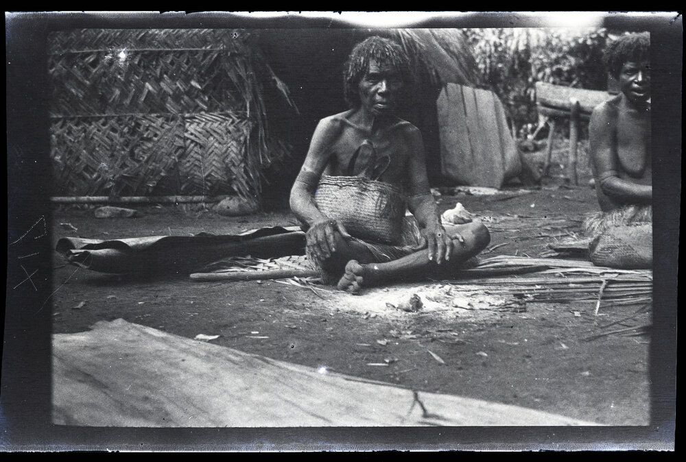 [Manum Island, New Guinea] Buto&rsquo;aŋ at Abonai&rsquo;s