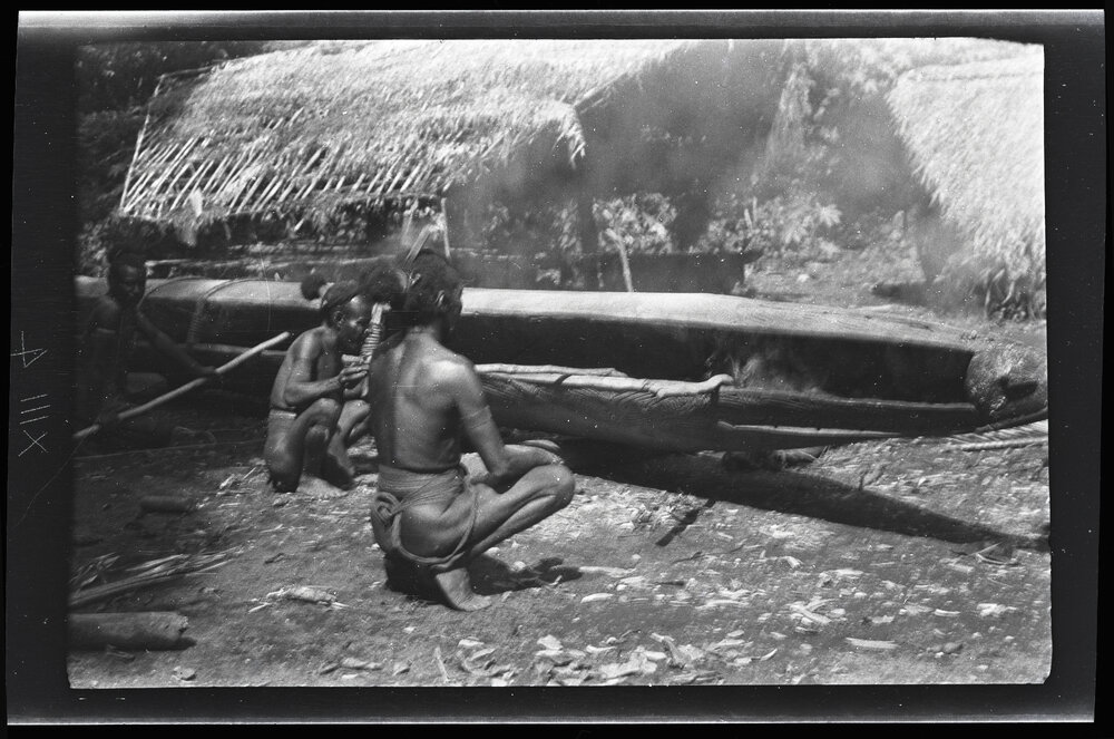 [Manum Island, New Guinea] Ararua and Yabu Burning the Inside of Yabururu&rsquo;s Canoe