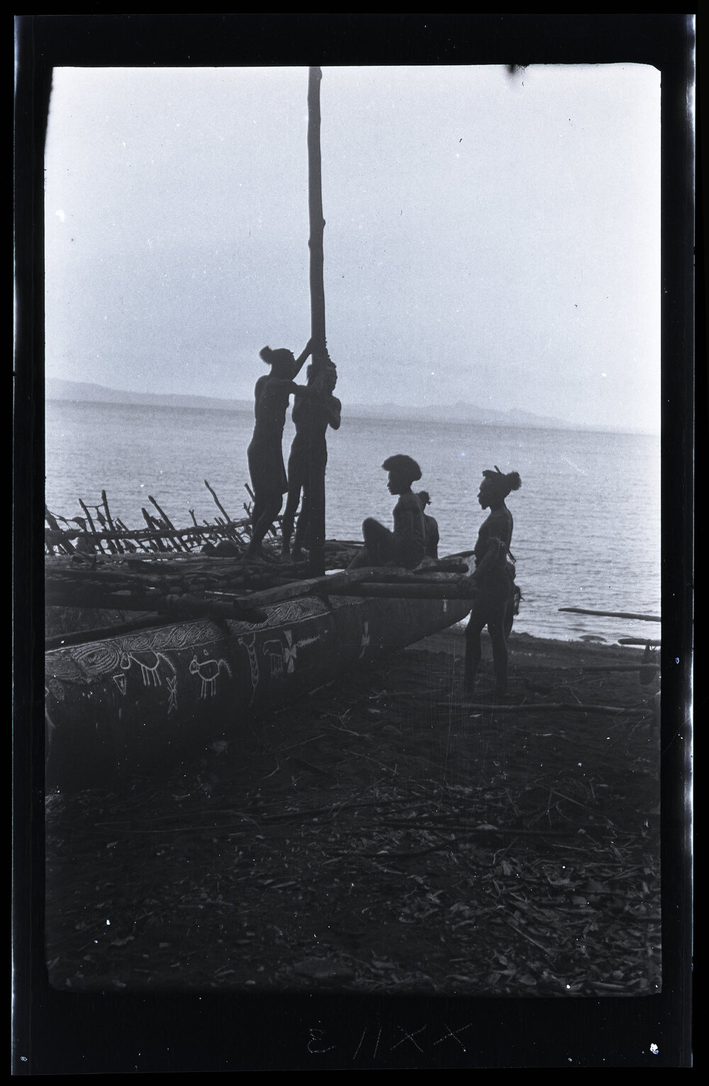 [Manum Island, New Guinea] Setting up the Mast to try it for the Correct Position in the tabirabira