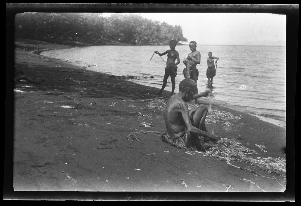 [Manum Island, New Guinea] Idimoŋa Preparing a'u Fibre