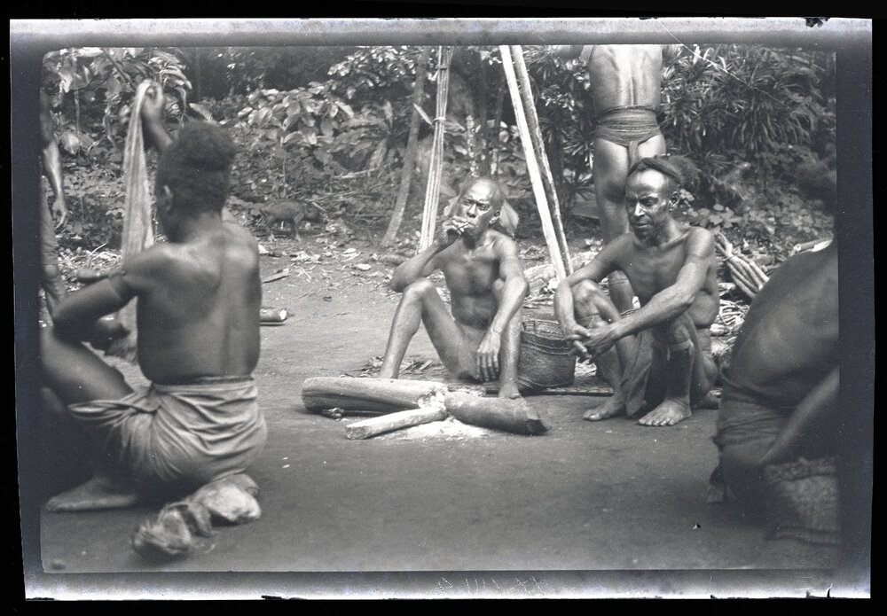 [Manum Island, New Guinea] Yabururu Entertains a Guest from Uluguma