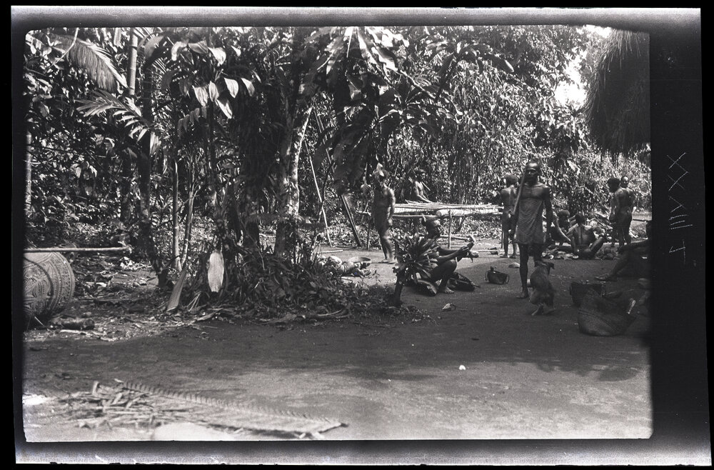 [Manum Island, New Guinea] The 'Bed' on which the tapa&rsquo;a is to be Cooked has just been Finished