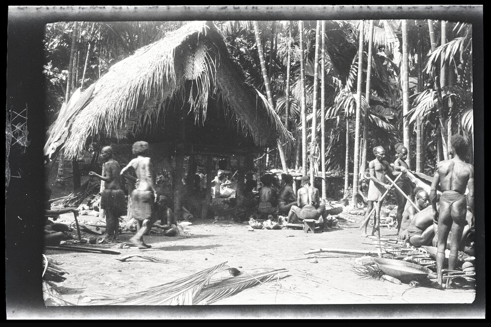 [Manum Island, New Guinea] General View During the Packing of the taps'a