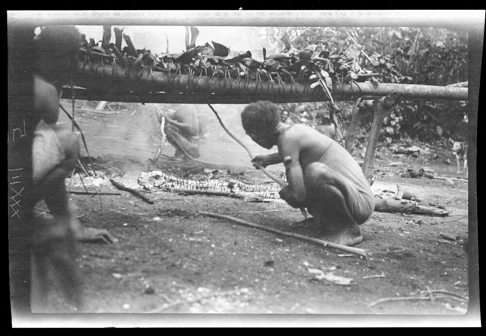 [Manum Island, New Guinea] At Buriata Cooking tapa'a