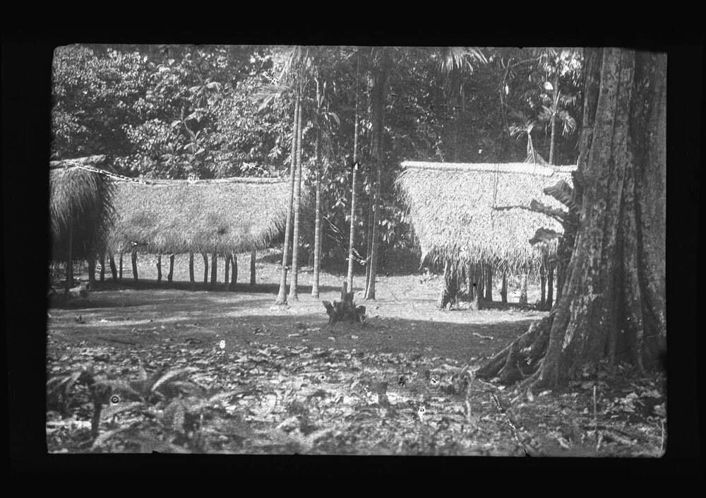 [Manum Island, New Guinea] The New Maguŋtubu uŋguma Homesteads
