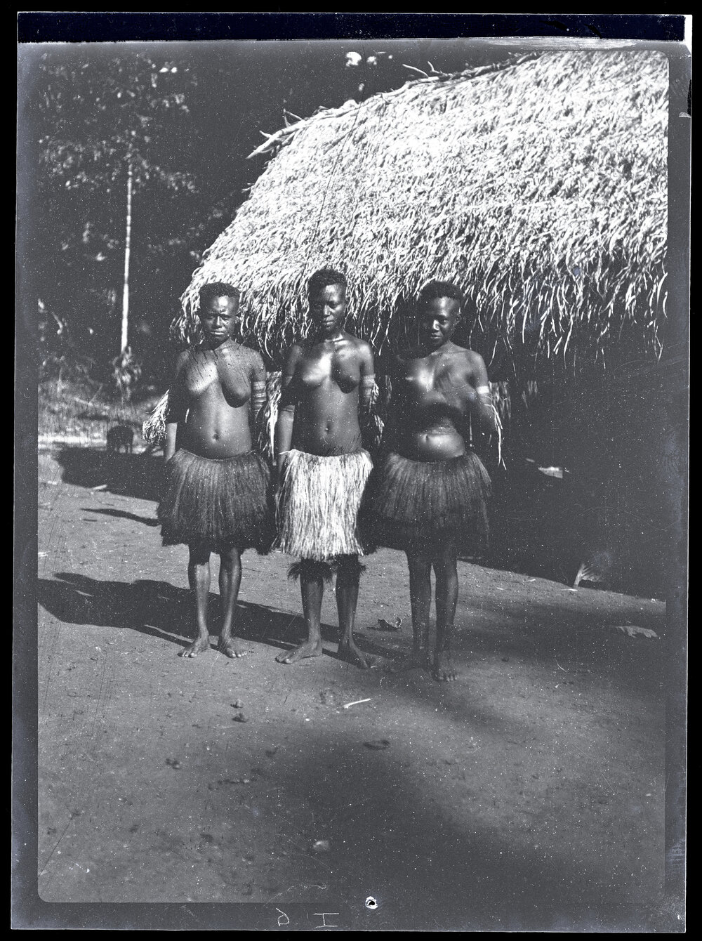 [Manum Island, New Guinea] Roromampura, Maidaguala and Waima. Roromampura in her Widow's Weeds