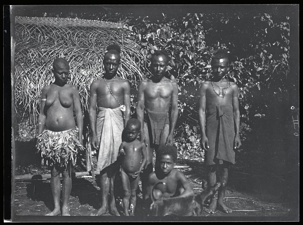 [Manum Island, New Guinea] Yabururu guma: Idoge, Basi, Yabu, Zoromota, Adaŋ and Mara