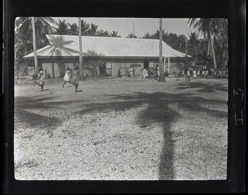 [Narau Island] Practicing for the Sports. Girls Racing