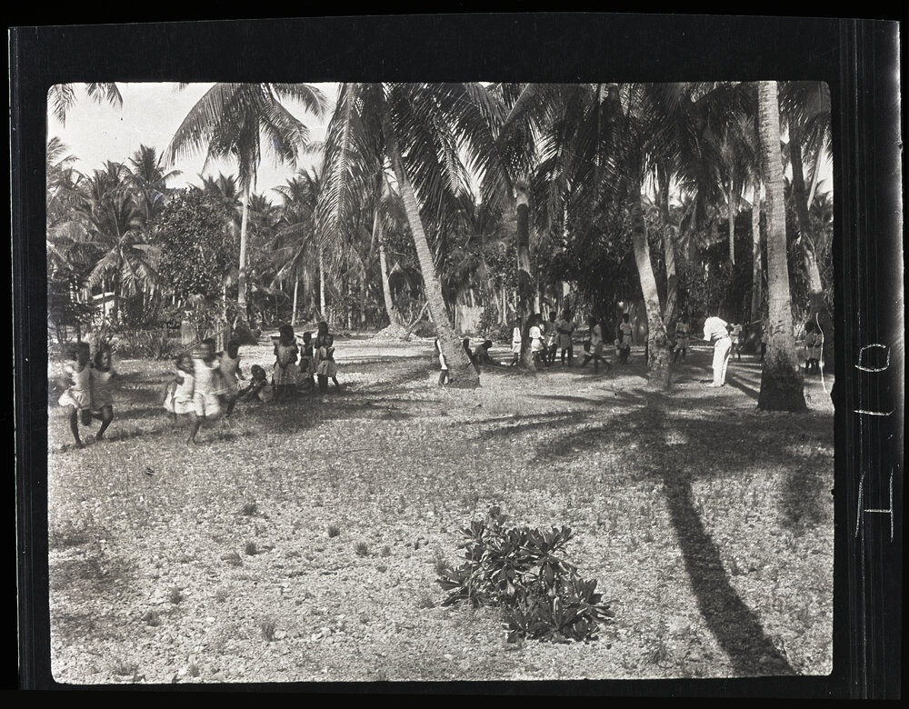 [Narau Island] Practicing for the Sports. The Three-Legged Race