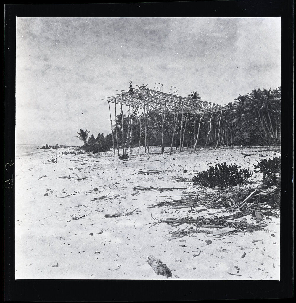 [Narau] A High Platform for Frigate Birds on the Meneŋ Beach Near the Leper Station