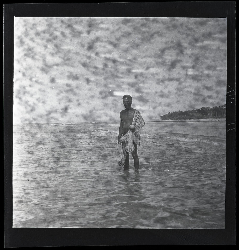 [Narau] A Fisherman with his Net