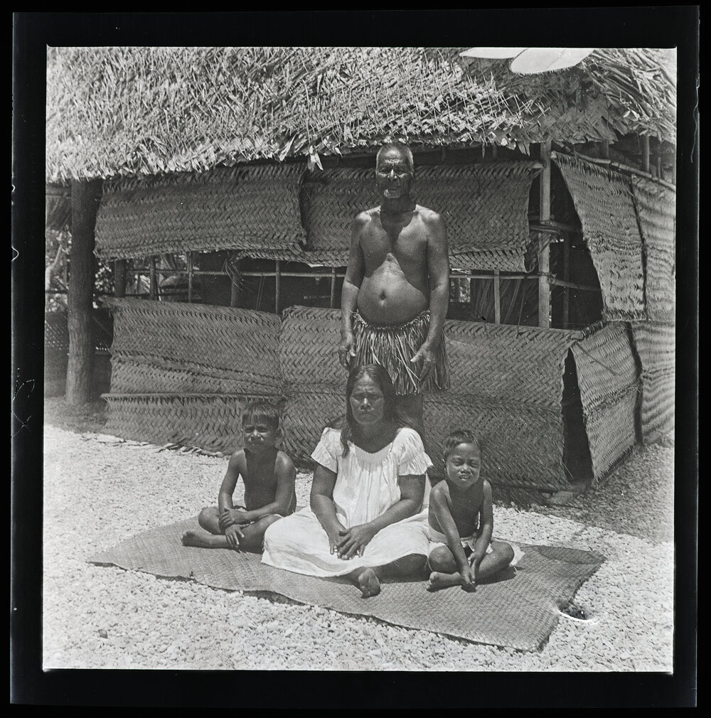 [Narau] Domawaije, his Married Daughter and her Two Children