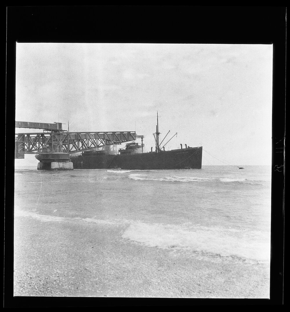 [Narau] Loading Phosphate into the Trentbank. General View of the Vessel Being Loaded