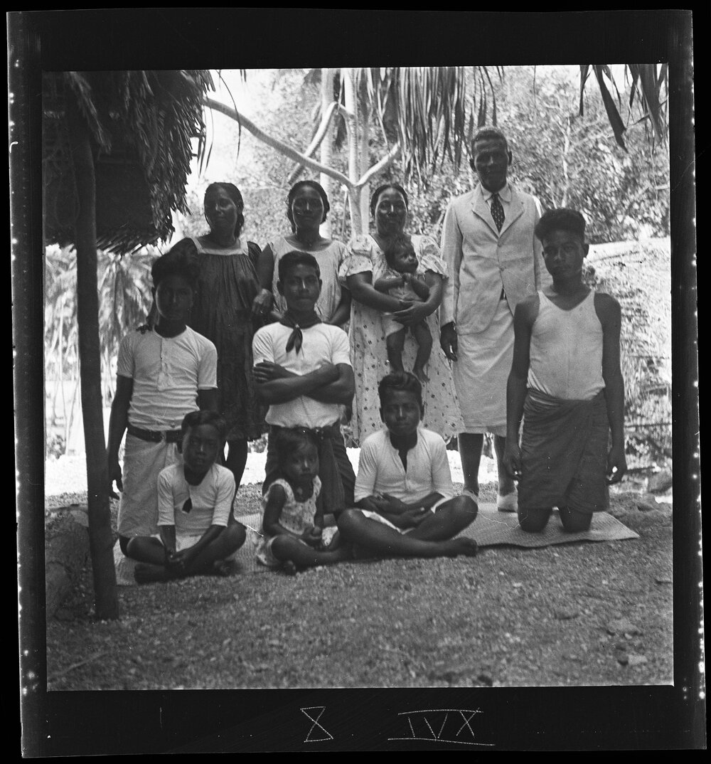 [Narau] Scotty and his Wife with some of their Children and Grand&shy;children