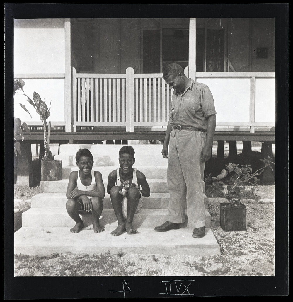 [Narau] Aroi with his Wife&rsquo;s Brother and ?