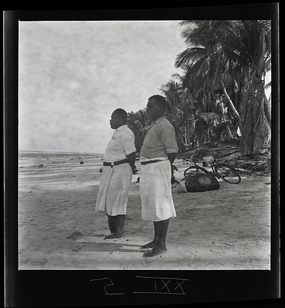 [Narau] Chiefs Bop and Akuber Watching from the Beach