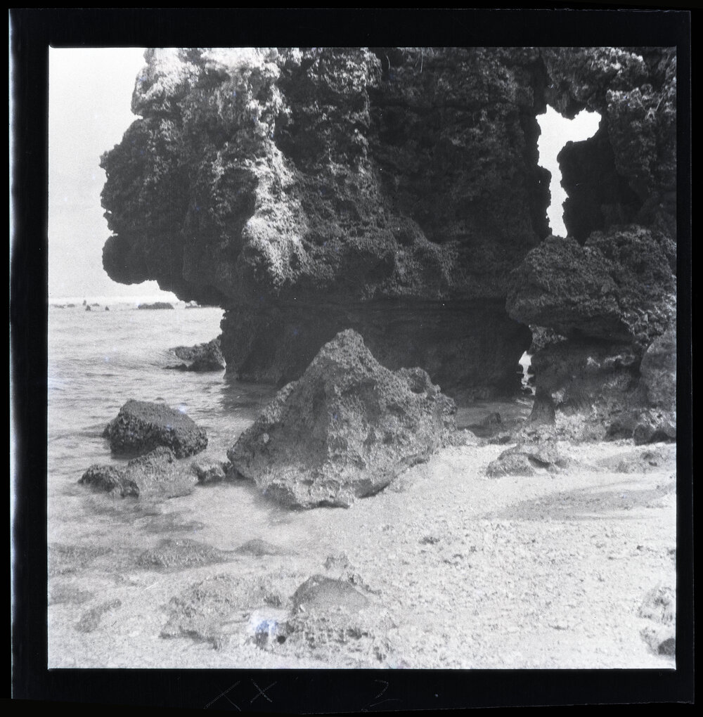 [Narau] The Entrance to the Passage to the Land of the Dead and the "Scraping Rock"