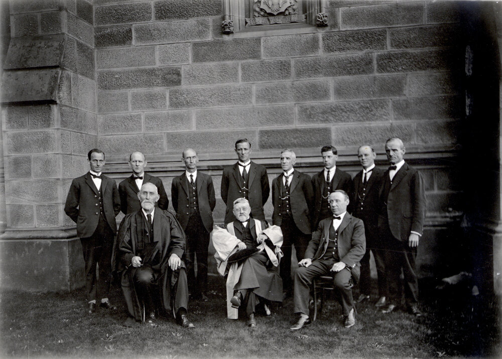 Sir Mungo MacCallum, Yeoman Bedell William Barber and Other Staff