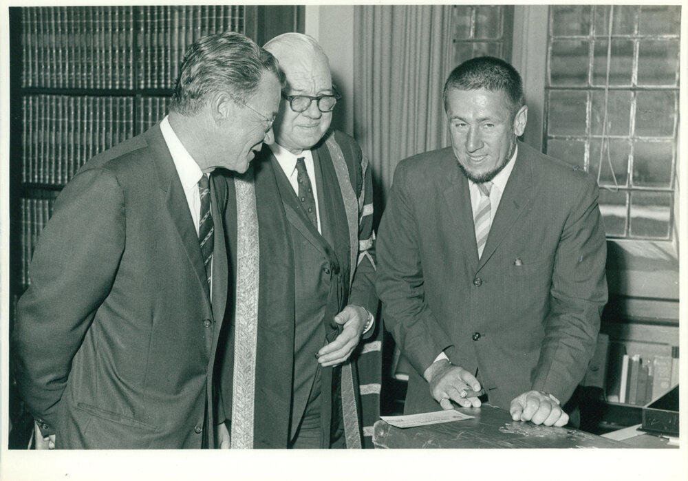 Presentation of Cheque by the US Consul-General, Mr Laurence C Vass to Assist in the Construction of Mills Cross Radio Telescope