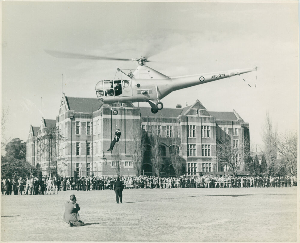 RAAF Helicopter on No 2 Oval