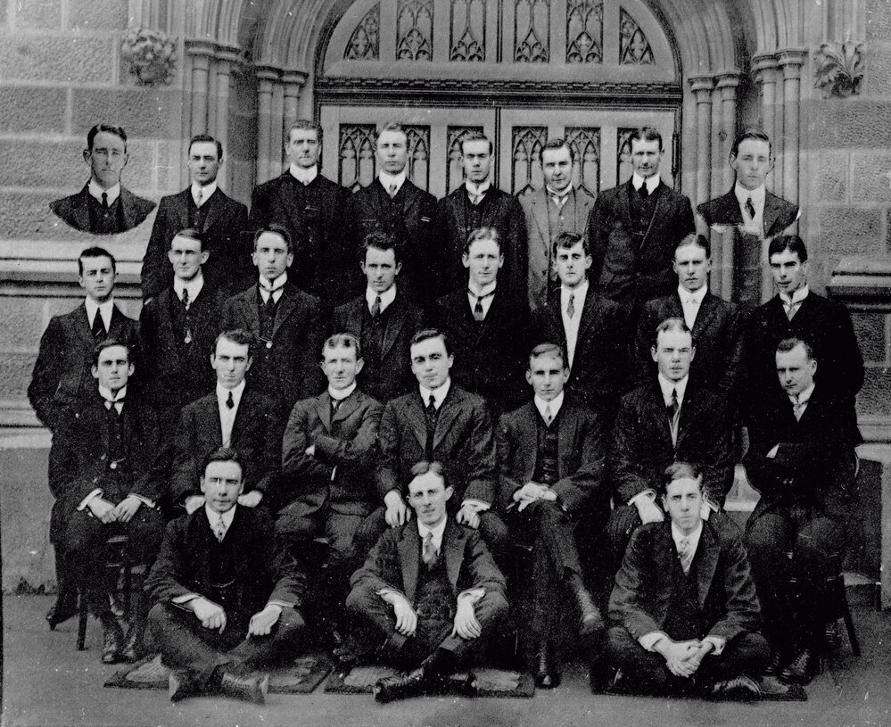 Undergraduates Association Committee, 1910