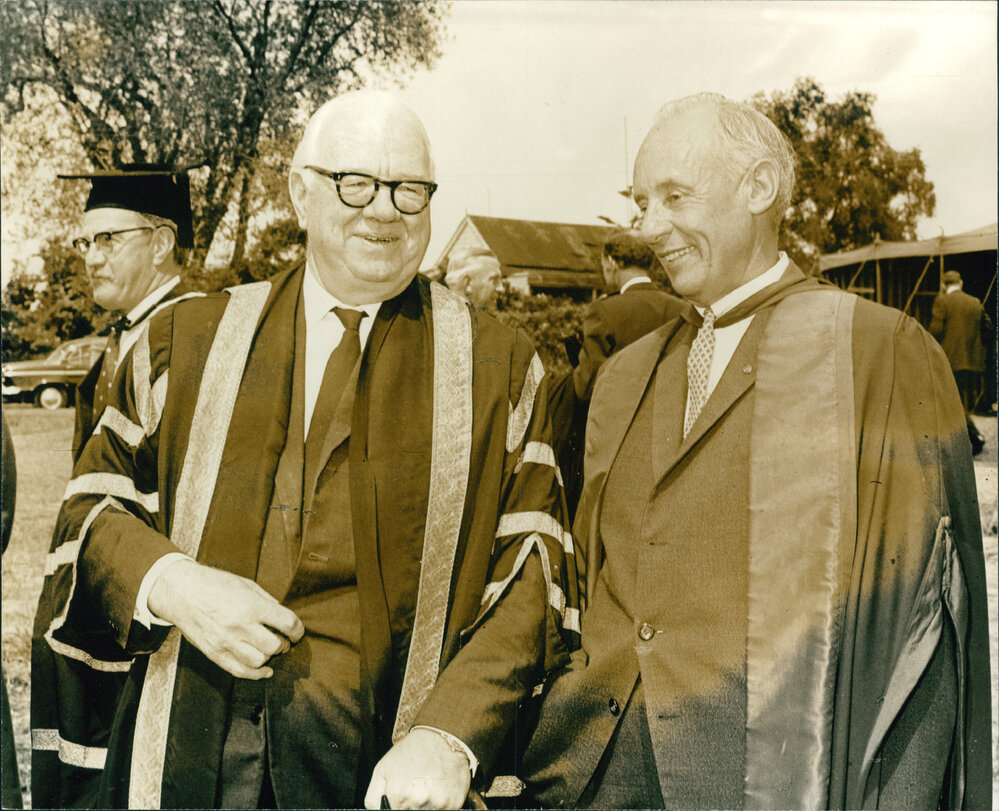 Sir Stephen Roberts and Macquarie University Officer