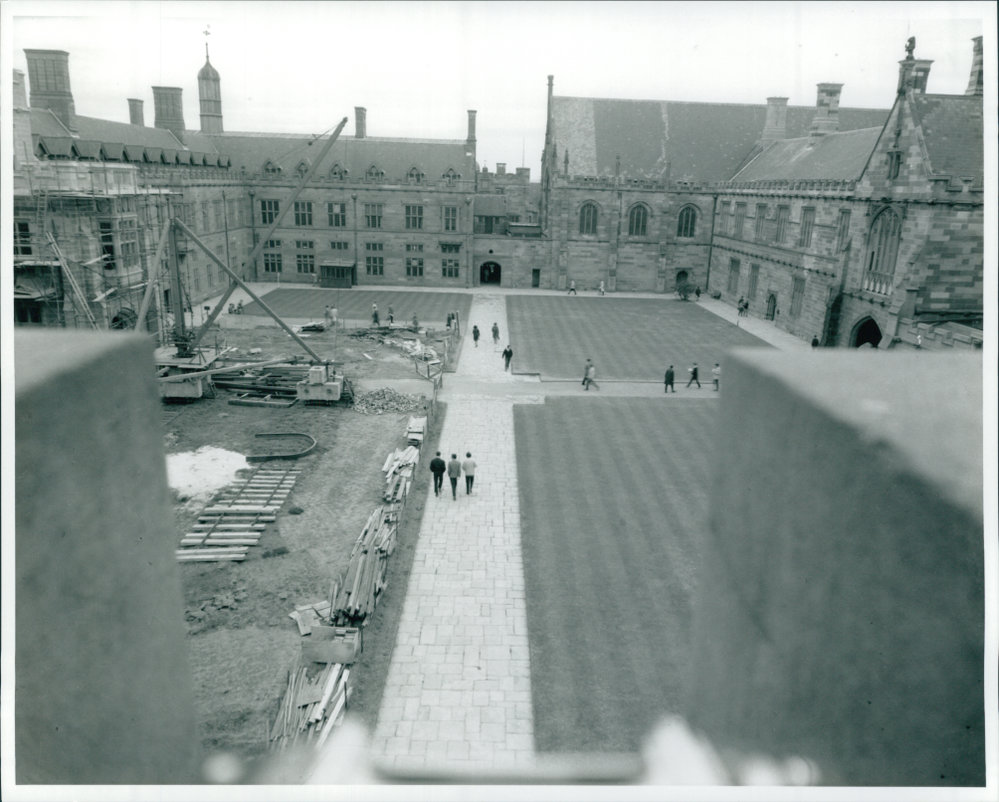 Construction of Cloisters in Quadrange