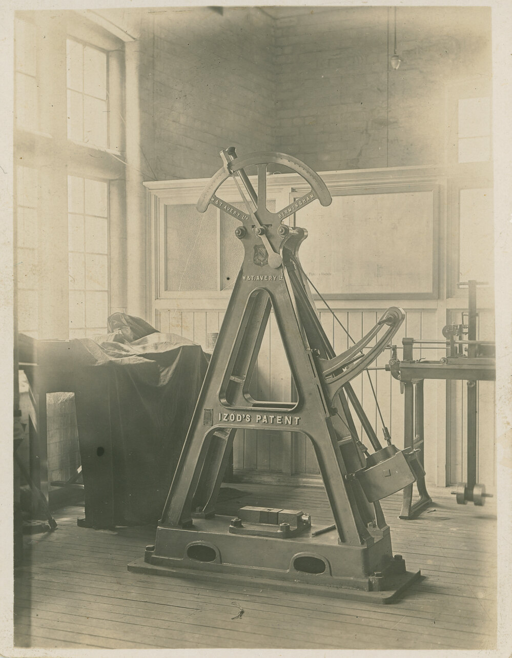 Izod Impact Tester, Peter Nicol Russell (PNR) School of Engineering