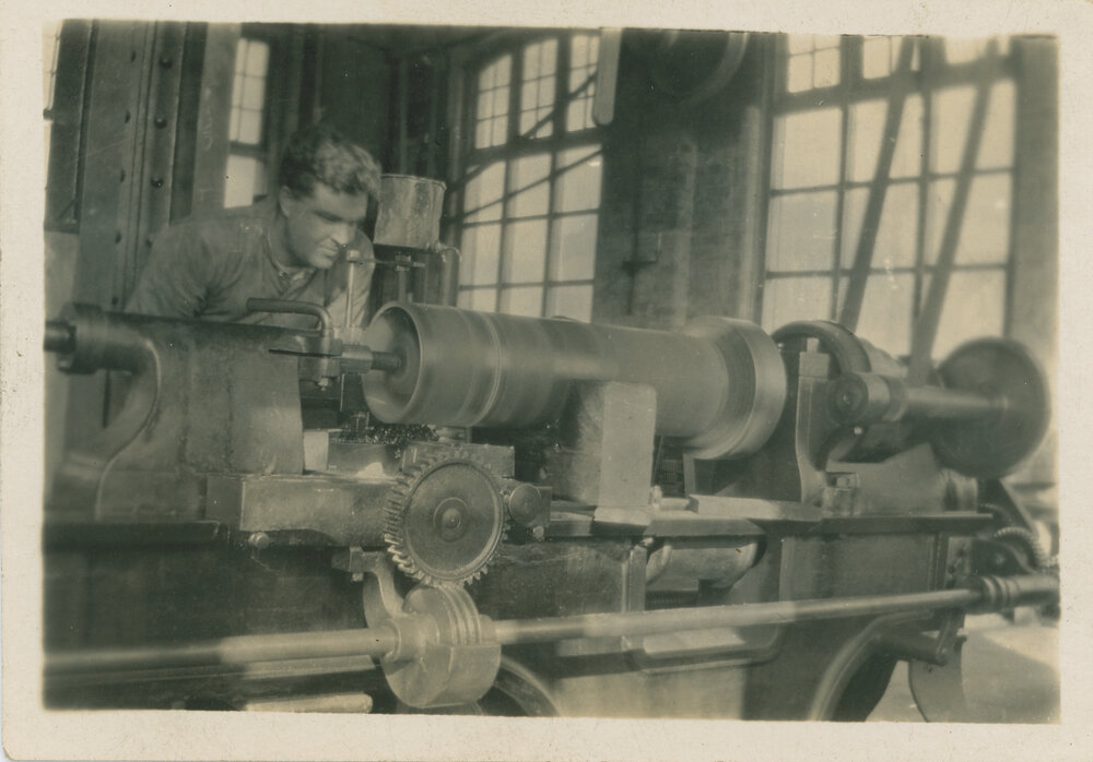 Mac Making Concrete Moulds, Peter Nicol Russell (PNR) School of Engineering