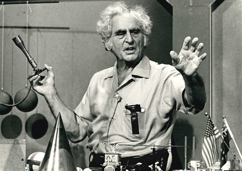 Sumner Miller, Julius. Professor