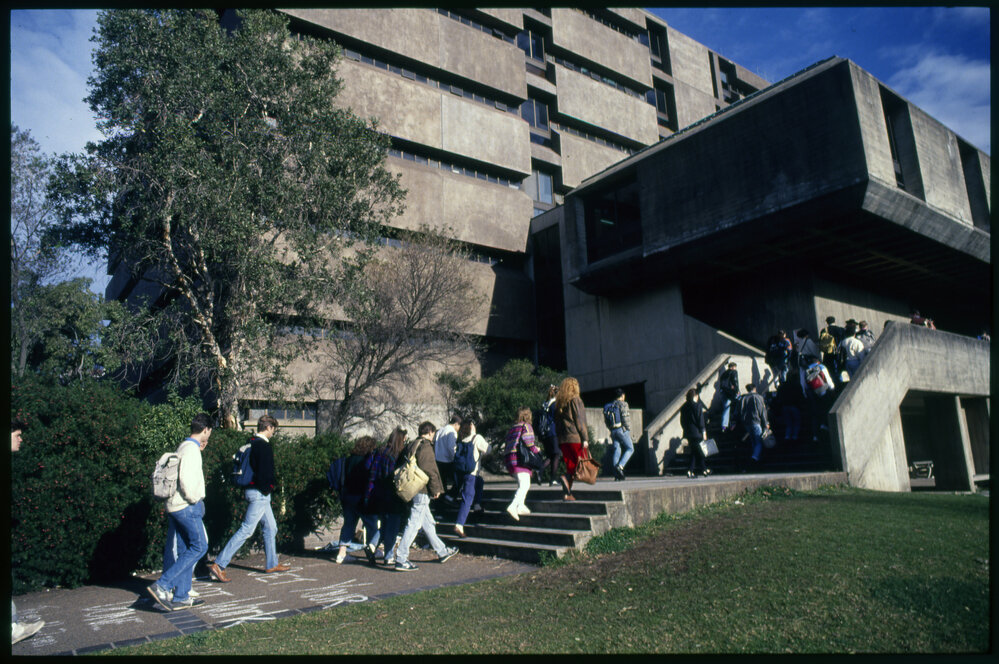 Students Near the Molecular Bioscience Building