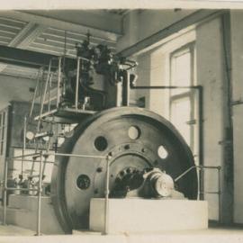 Mirrlees & Day Diesel 5 1/2 Ton Flywheel, Peter Nicol Russell (PNR) School of Engineering