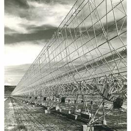 Mills Cross Radio Telescope Construction