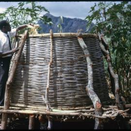 Round Woven Structure