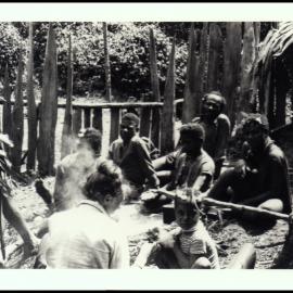 Helen Hewson at Komamamambuna